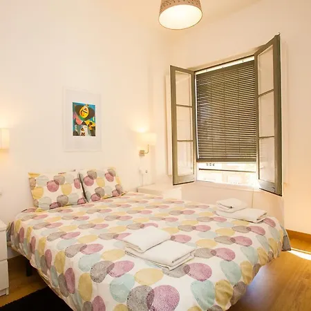 Gaudi Sagrada Familia Appartement Barcelone