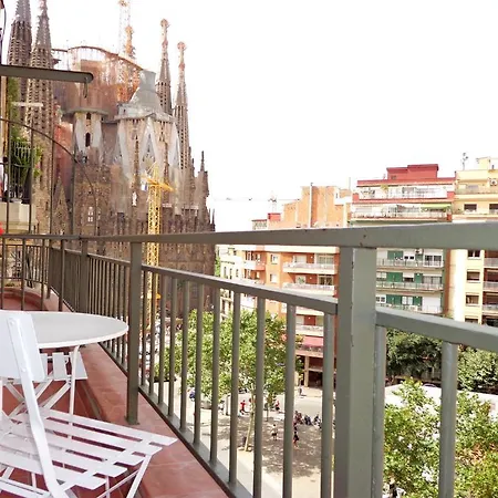 Gaudi Sagrada Familia Barcelone